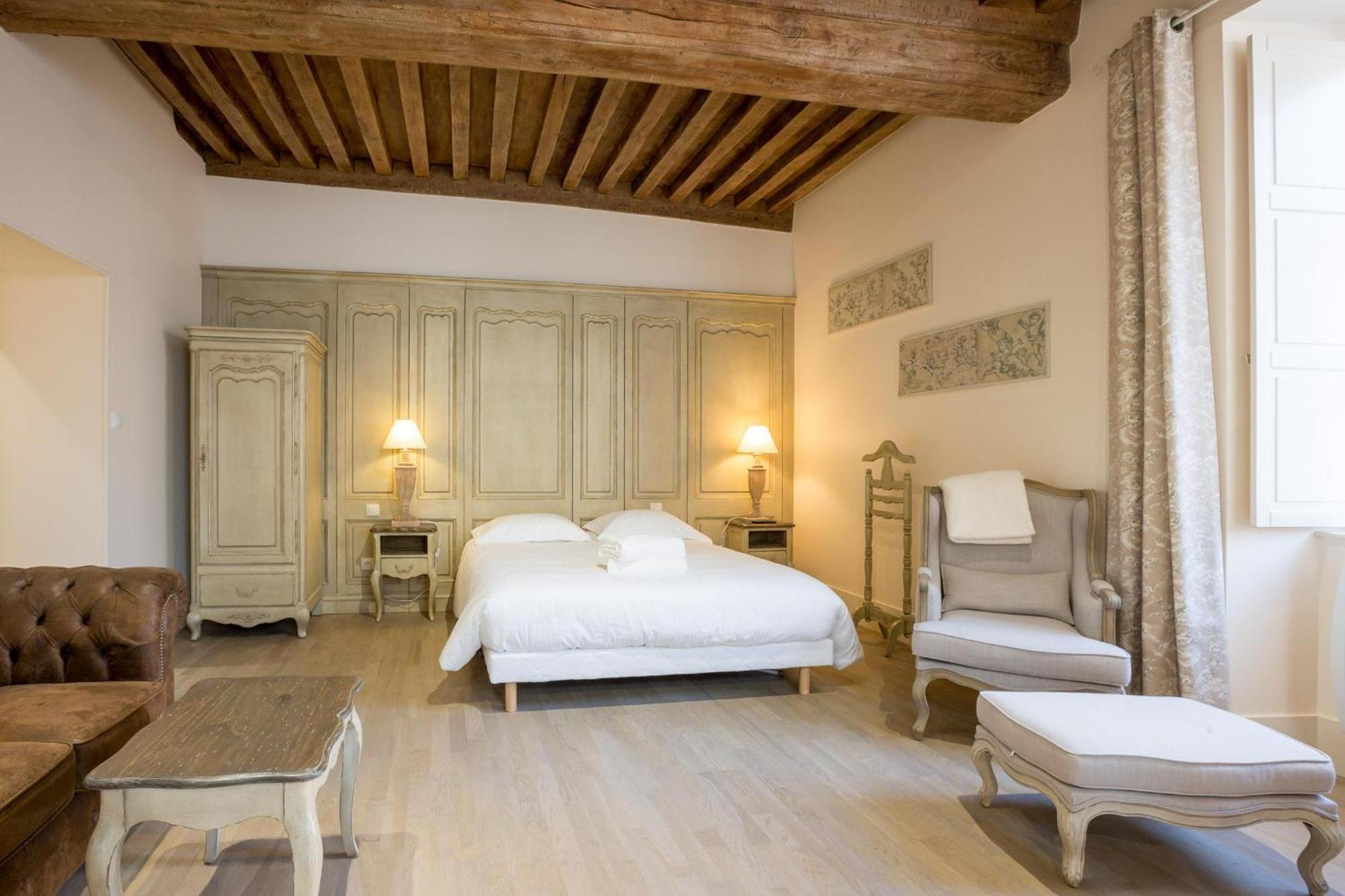 Le Cara - 4 Appartements Calmes Et Chics Au Coeur De Beaune 본느 객실 사진