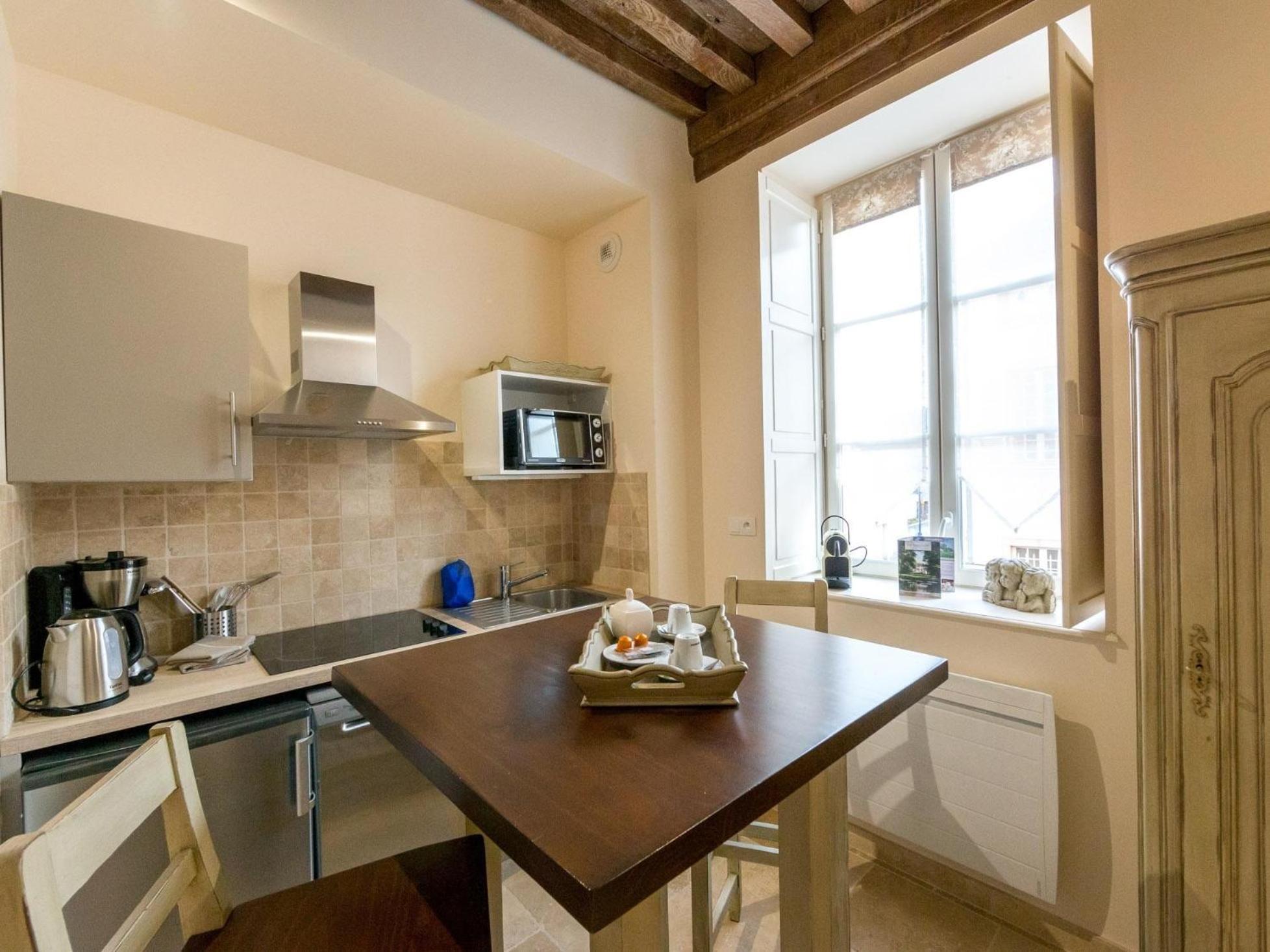 Le Cara - 4 Appartements Calmes Et Chics Au Coeur De Beaune 본느 객실 사진